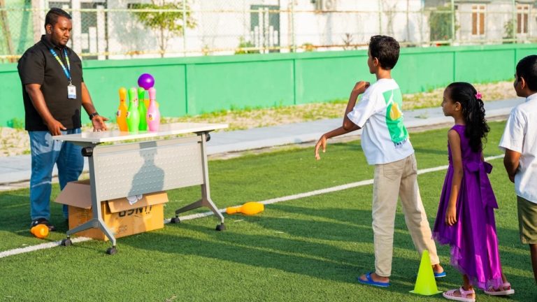 މަސްވެރިންގެ ދުވަސް ފާހަގަކުރުމަށް ދުވާފަރުގައި ކުޑަކުދިންގެ ހަވީރެއް ބާއްވައިފި